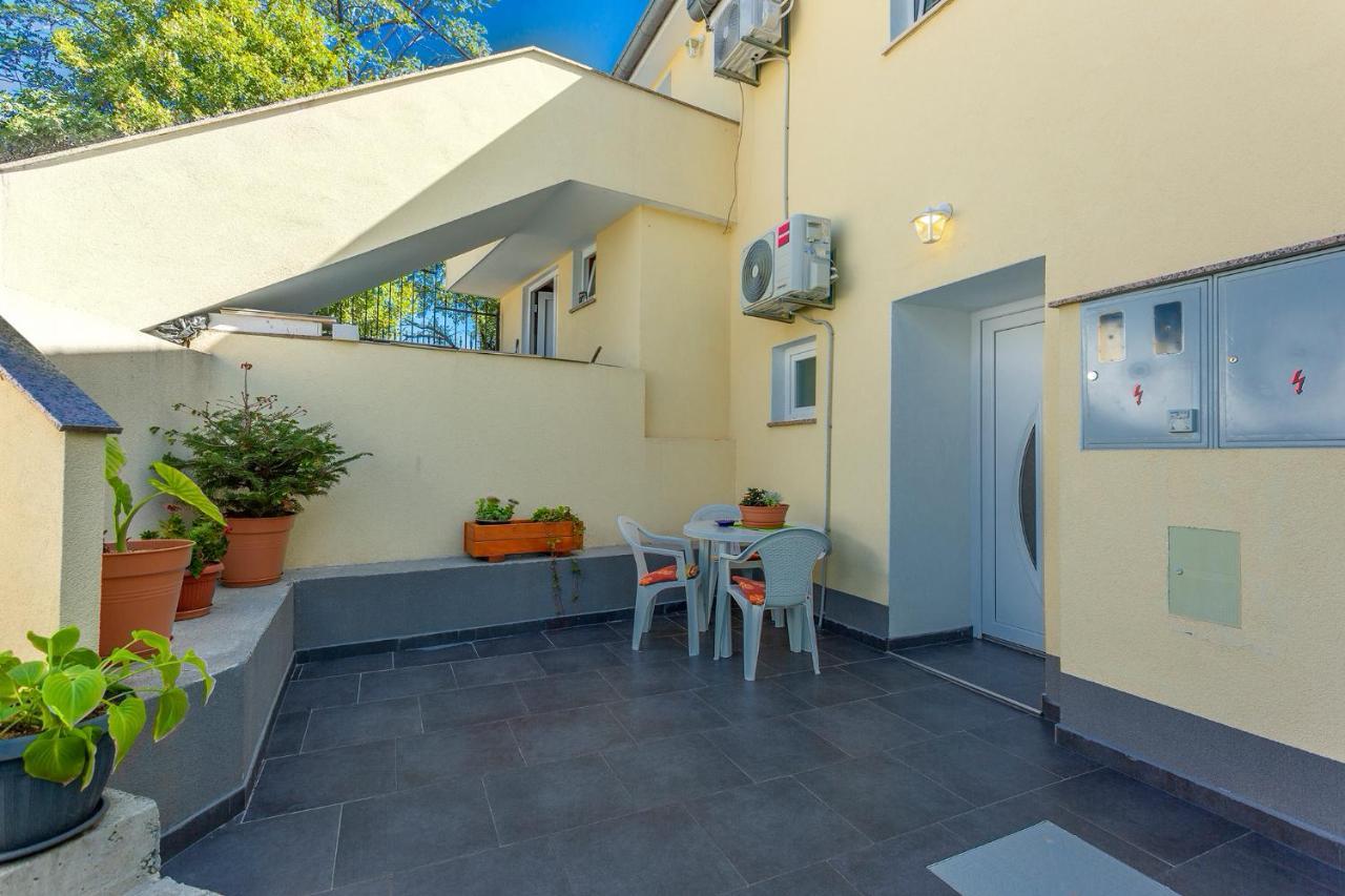 Apartment Dalida *